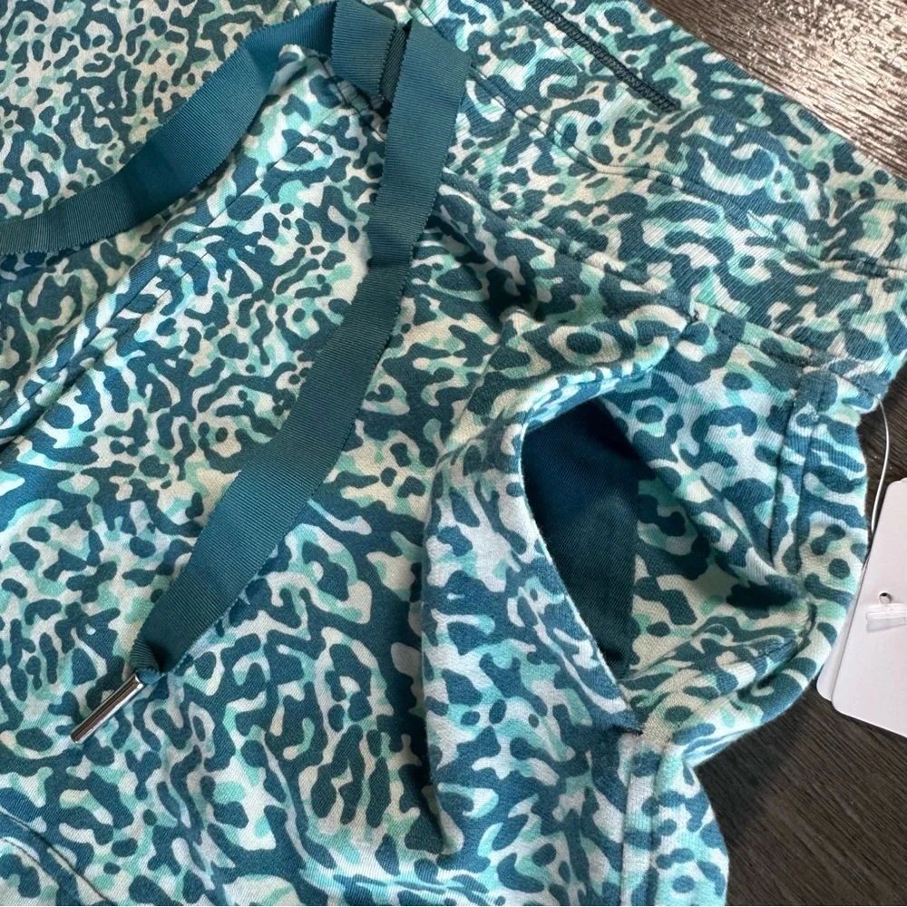 NWT Athleta Balance 4” Shortie Blue Teal White XS